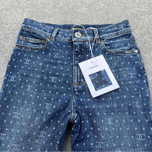 Chanel Jeans Spring collection 2023 - Picture 2 of 4